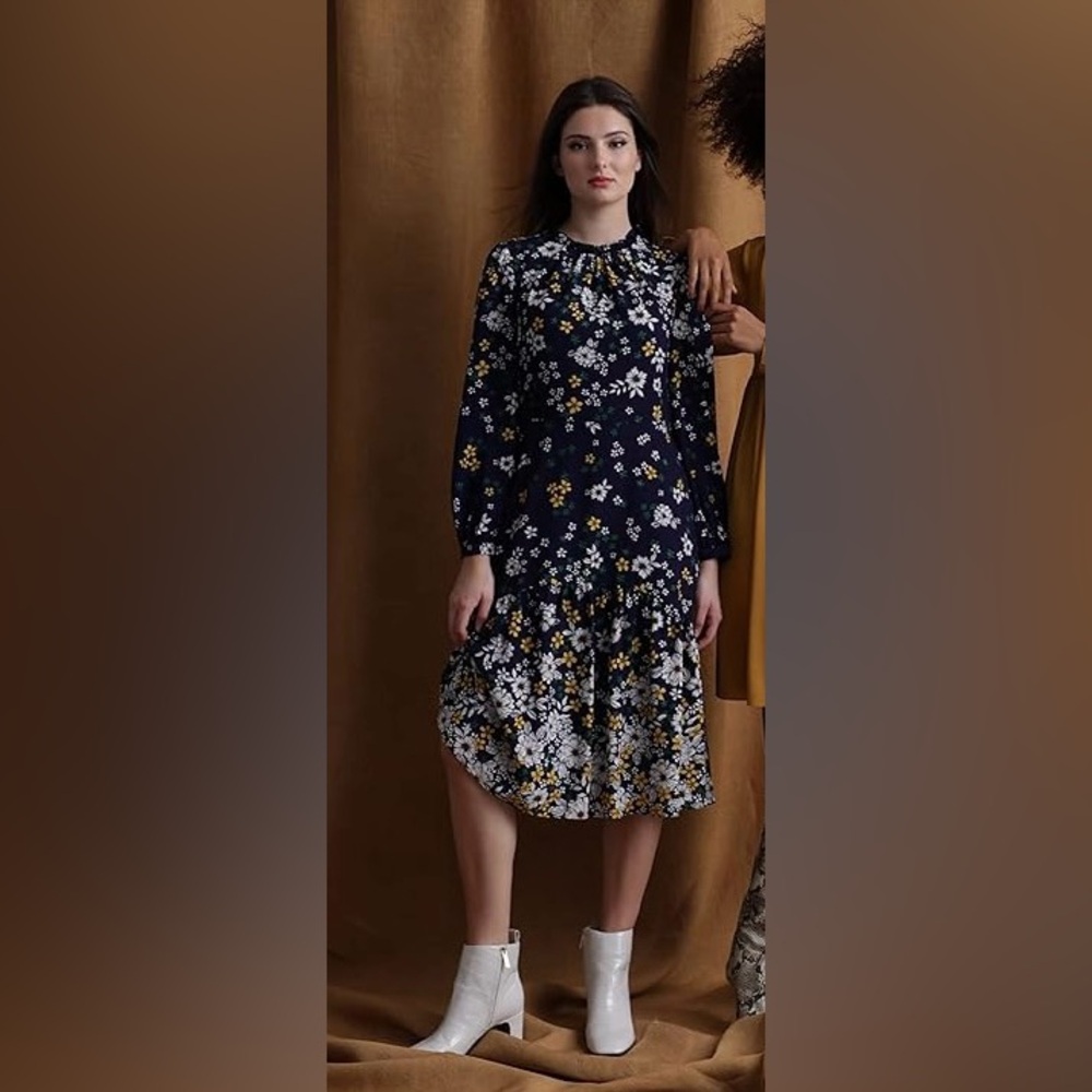 👉🏼LIKE NEW👈🏼 Kiri Dress by Maggy London; Midi Length, Floral & Fun!
